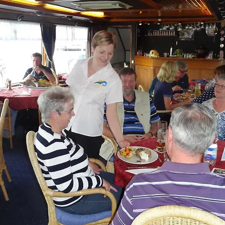 Gretha Van Holland Hotelschiff Mitte