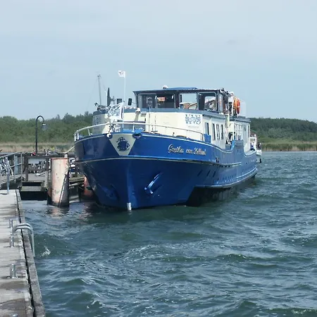 Gretha Van Holland Hotelschiff Mitte Botel *